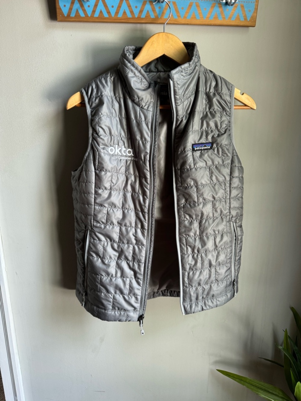 Patagonia Light Gray Quilted Vest with Multicolor Logo